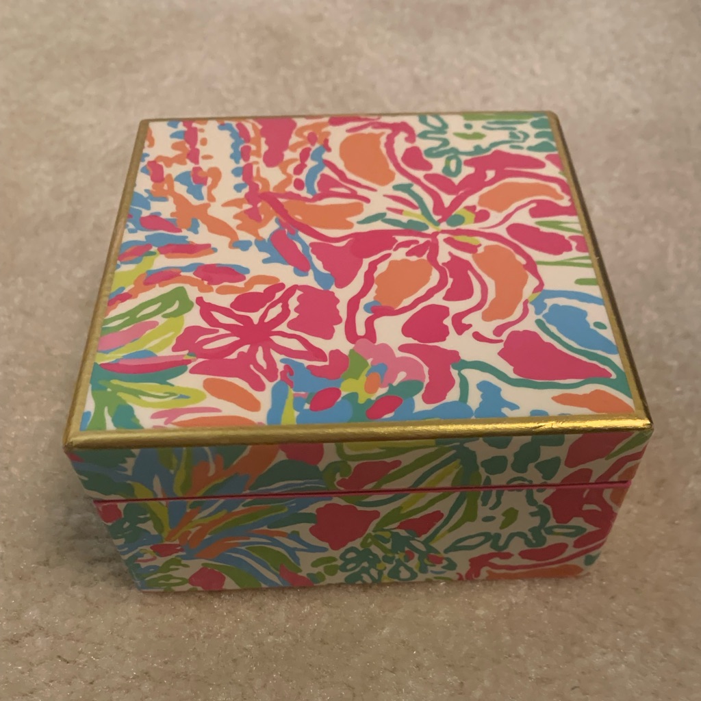 Lilly Pulitzer Lacquer Box -Spot Ya Print Small Size Box 20$